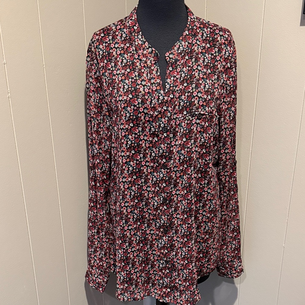 B36 Kut from the Kloth Women’s XL Black Floral Blouse with Red & White Blossoms